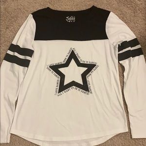White and black long sleeve shirt